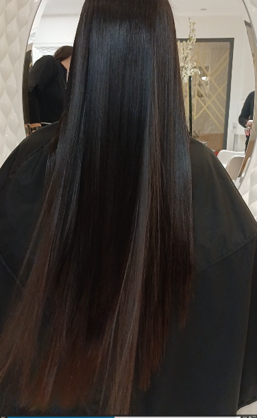 Resultado de alisado profesional en Velvet Salón Garrucha